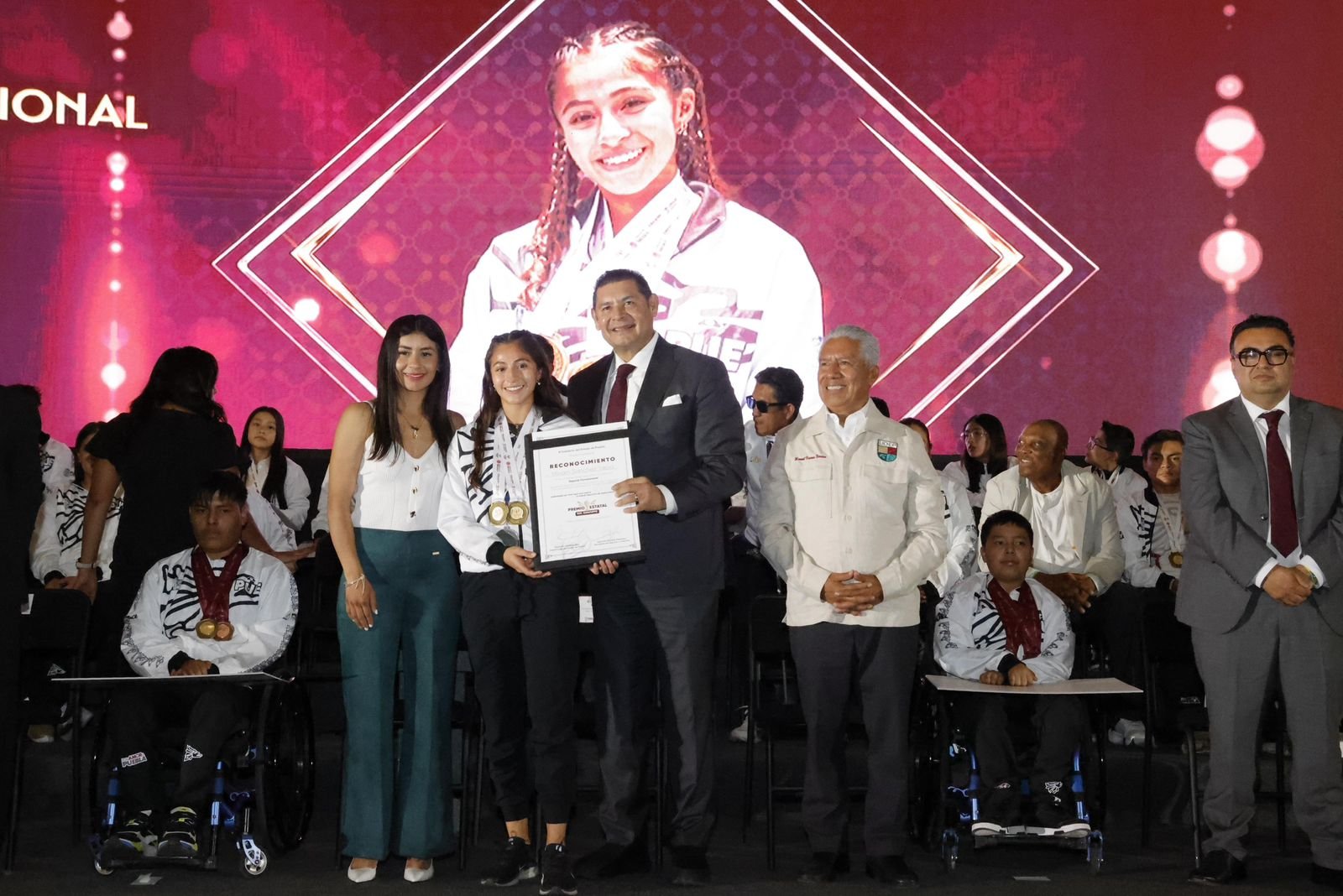 Sin precedentes, Gobierno de Puebla entrega 20 mdp en premios a ...
